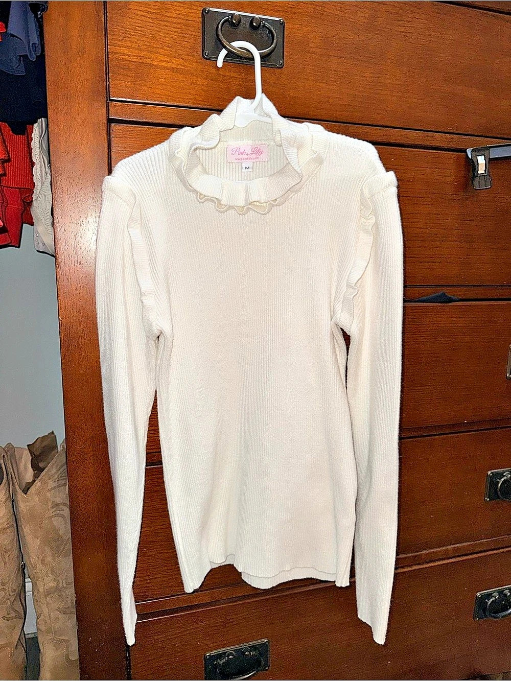 Pink Lily Ruffle Collar Sweater in White Size Medium